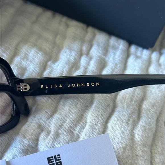 Elisa Johnson Black Square Aviator Sunglasses - Picture 3 of 5